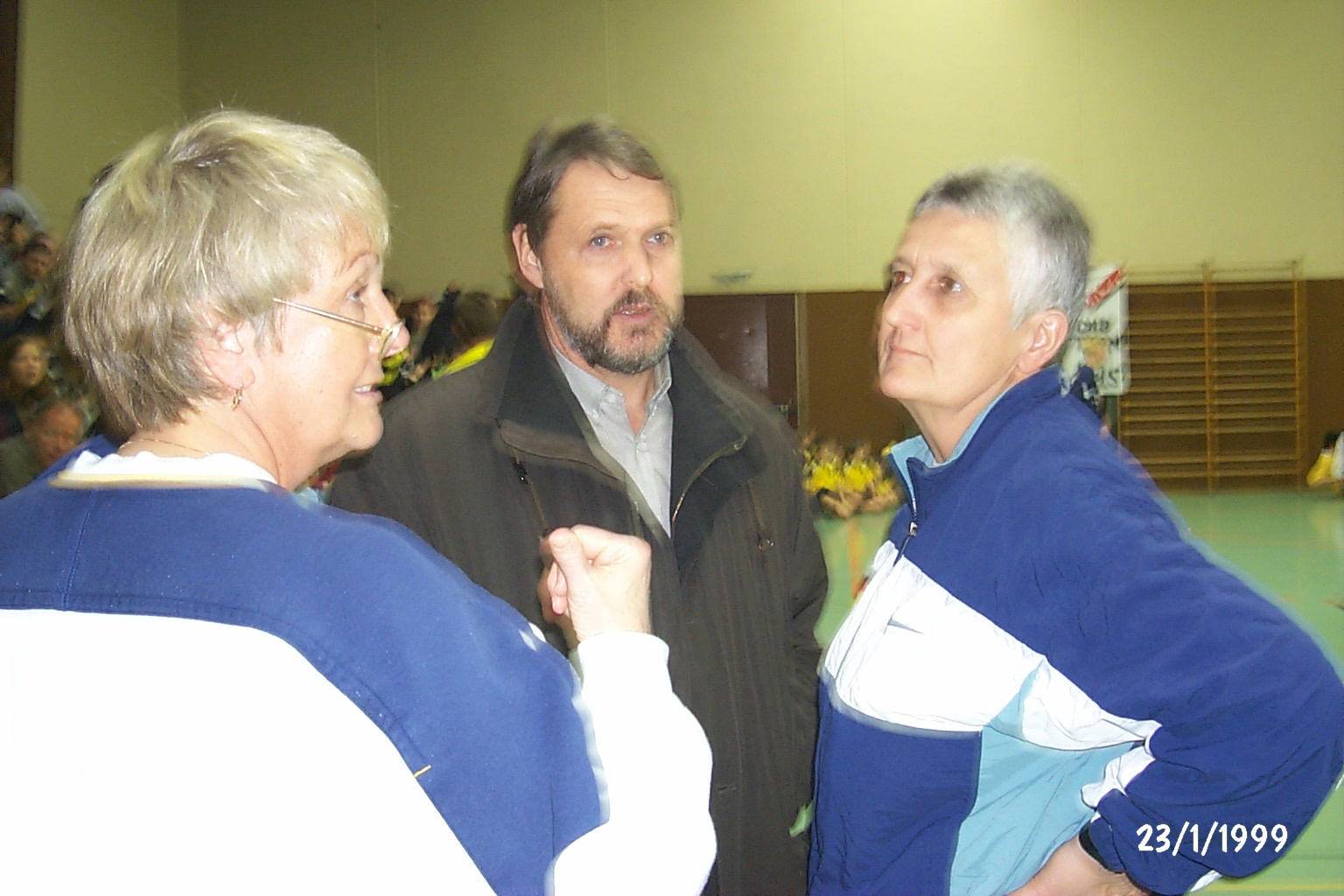 li.: Delegationsleiterin - DHB DamenTrainer E. Hoffmann - Trainerin Renate Schubert